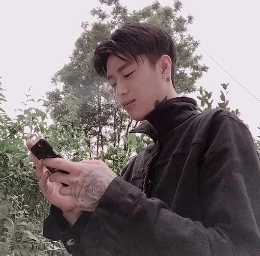 容筠志爽