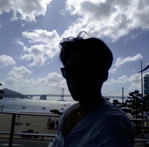 苗鸣旭育